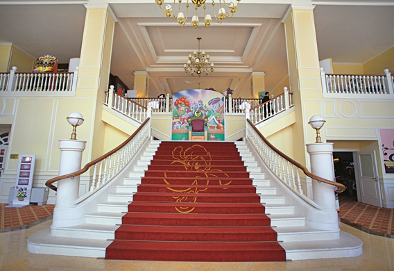 Gardaland Hotel_scalinata Wonder.jpg